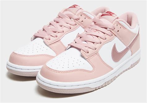 famous pink nike shoes